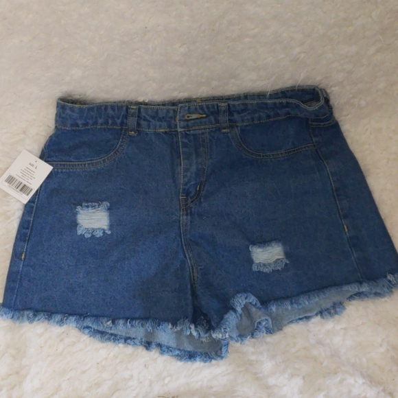 🤩BRAND NEW, NEVER WORN. Style 5 Shorts🤩 - Picture 4 of 7